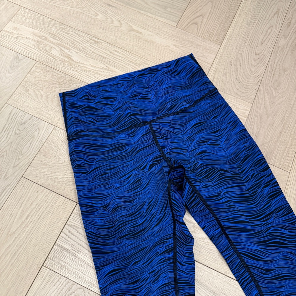 🍋LULULEMON High Times Pant (Full-On Luxtreme)
Life Lines Cerulean Blue size 8